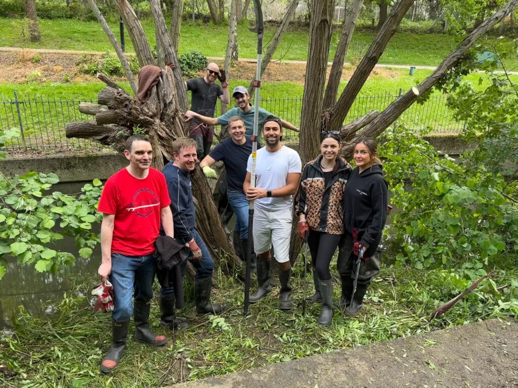 ESG Volunteer Day: Thames 21 River Management